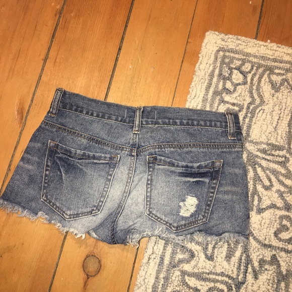 Shorts - Picture 3 of 6